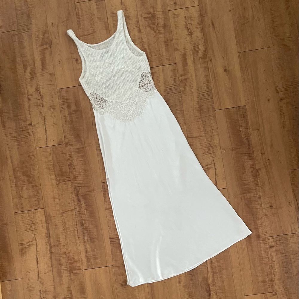 Gorgeous Brand New 90’s Vintage White Dress with Lace Detail - Picture 2 of 11